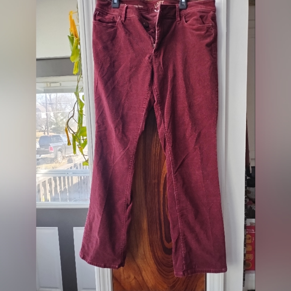 LOFT Curvy Sexy Bootcut Burgundy Corduroy Pants, Size 30/10P EUC